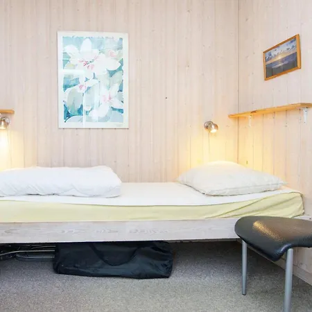 Casa vacanze 6 Person Holiday In R M